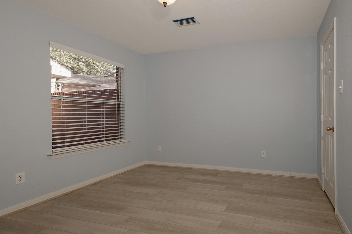 78 E Foxbriar Forest Circle