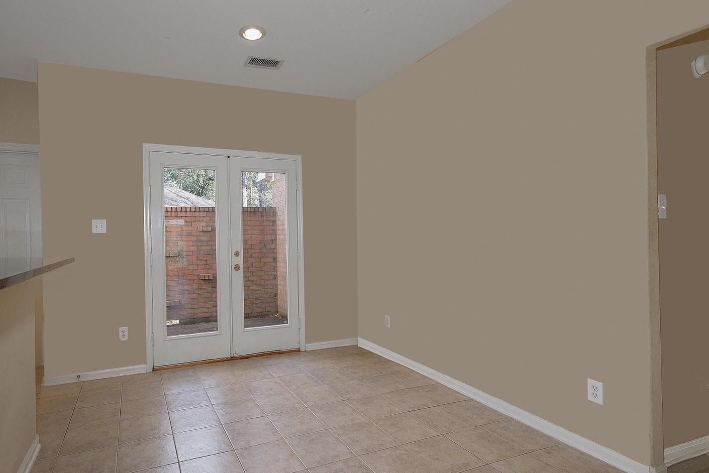78 E Foxbriar Forest Circle
