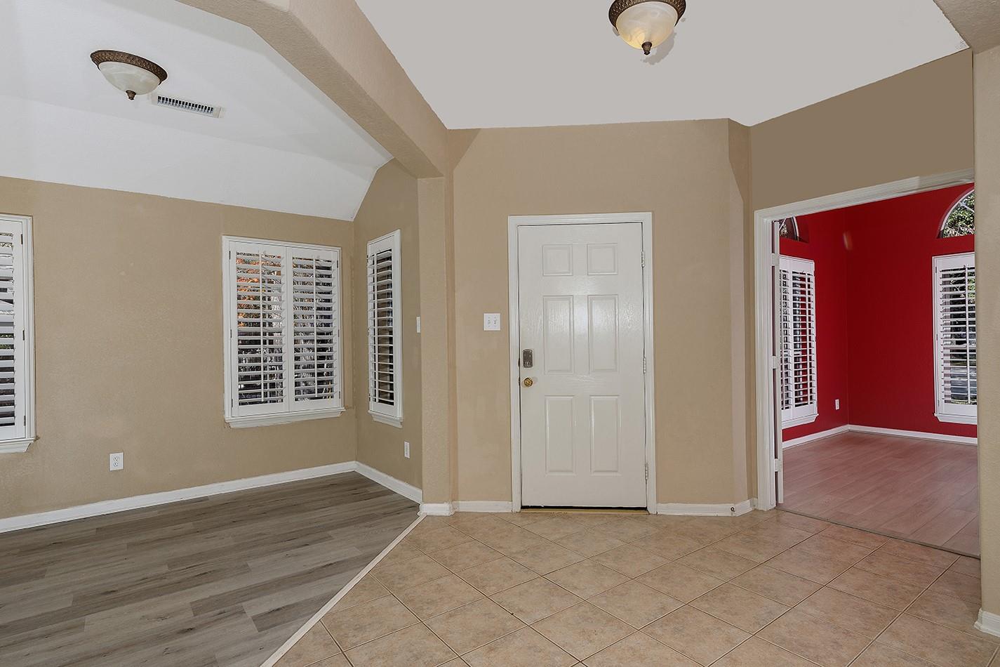 78 E Foxbriar Forest Circle