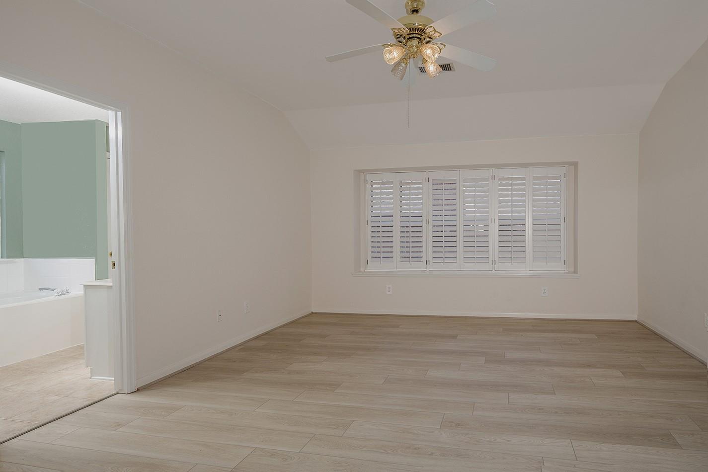 78 E Foxbriar Forest Circle