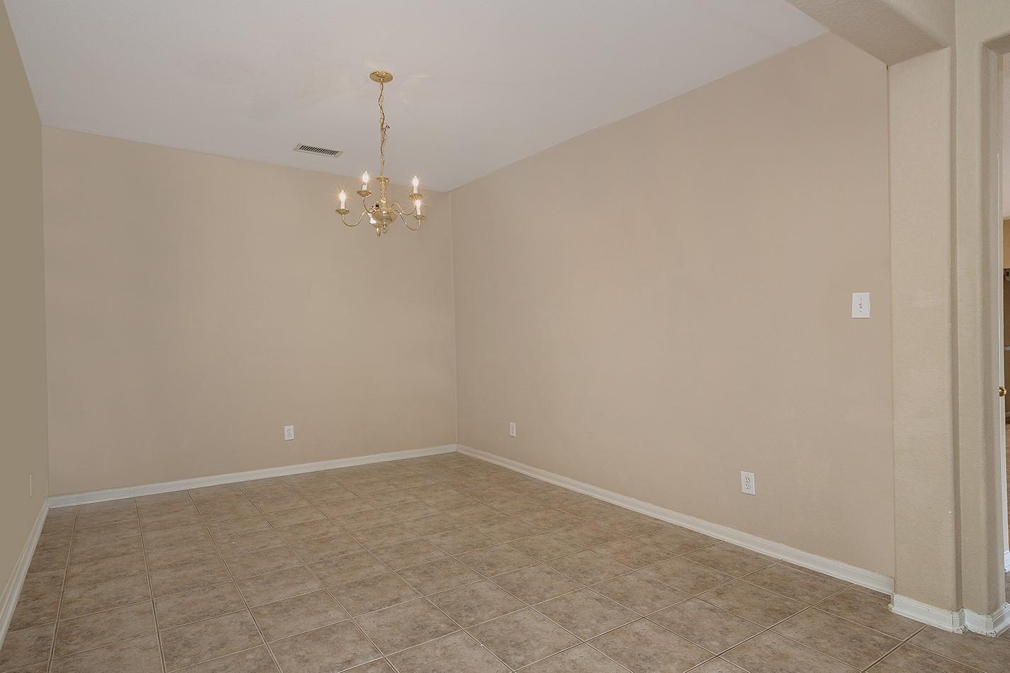 78 E Foxbriar Forest Circle