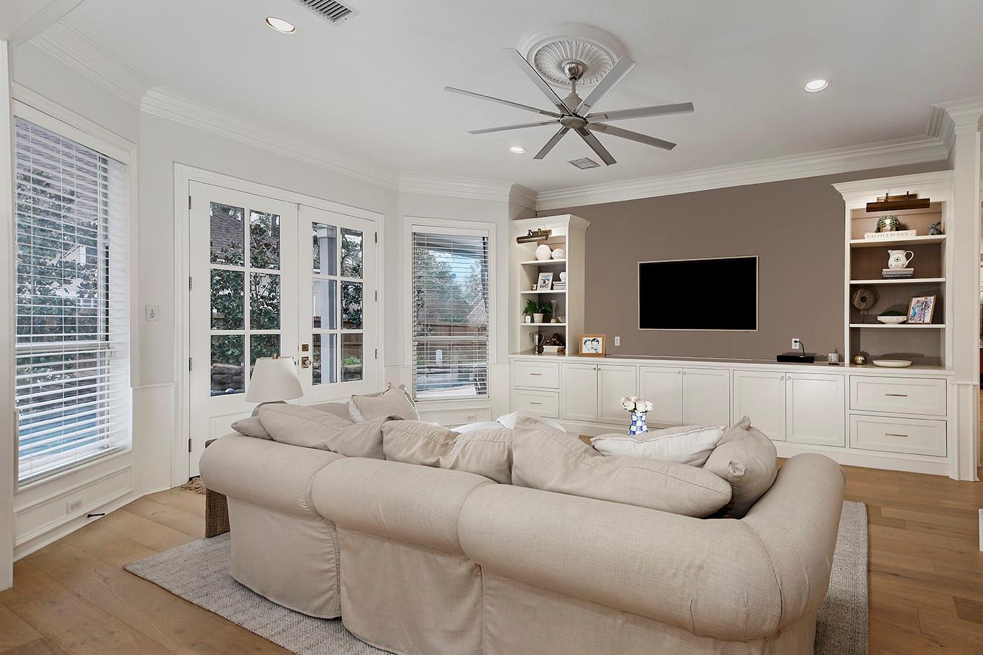 2 Graceful Elm Court