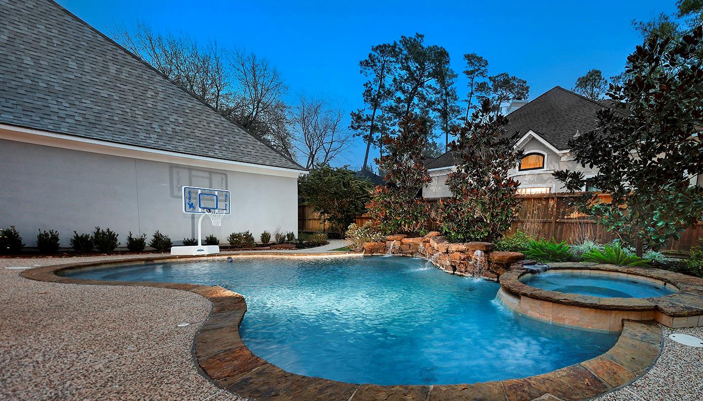 2 Graceful Elm Court