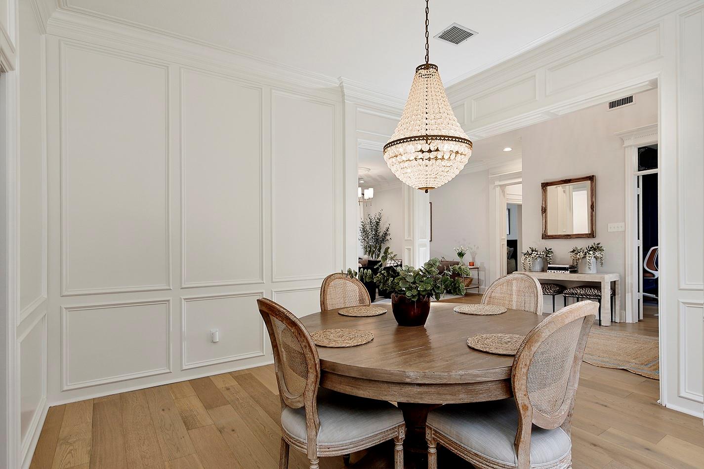 2 Graceful Elm Court