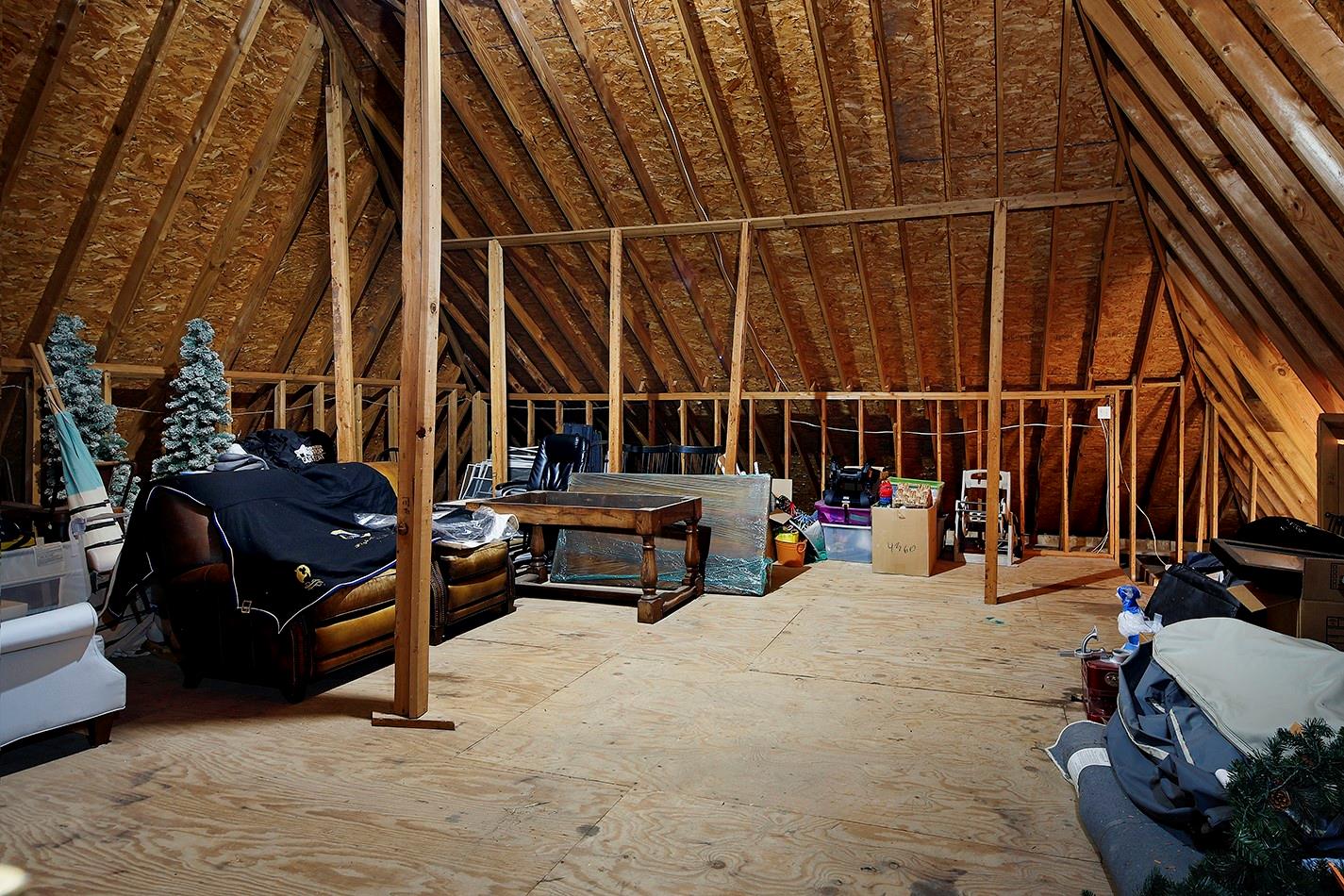 2 Graceful Elm Court