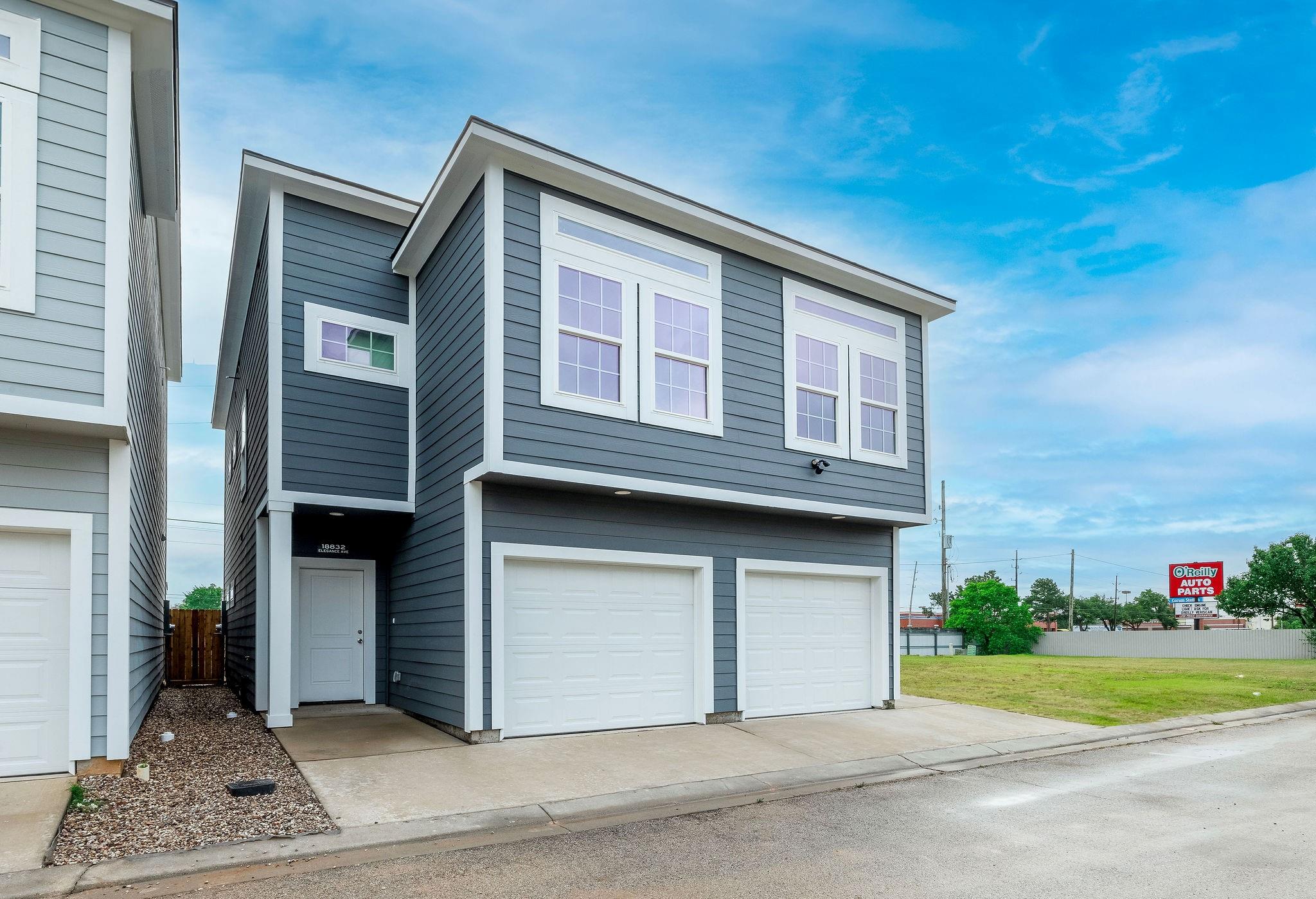18832 Elegance Avenue