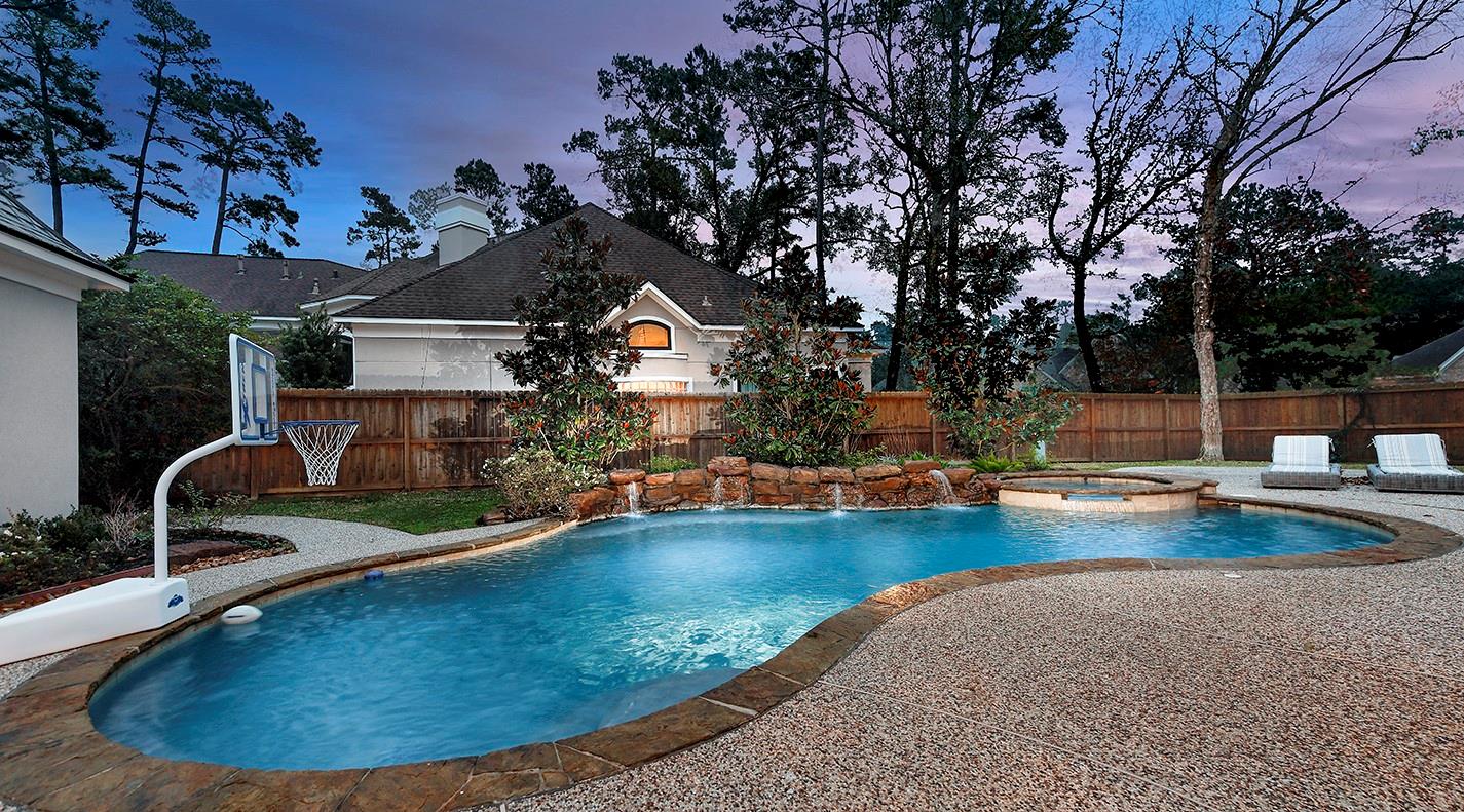 2 Graceful Elm Court