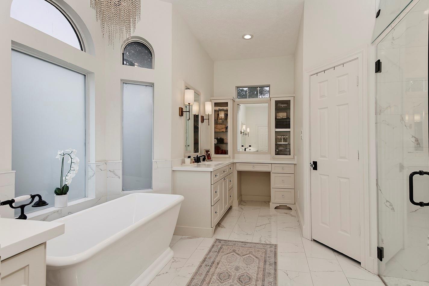 2 Graceful Elm Court