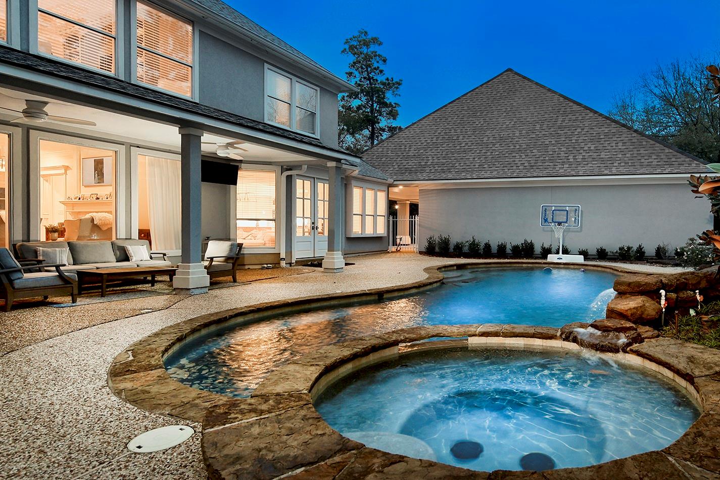 2 Graceful Elm Court