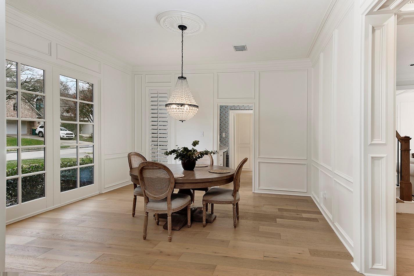 2 Graceful Elm Court