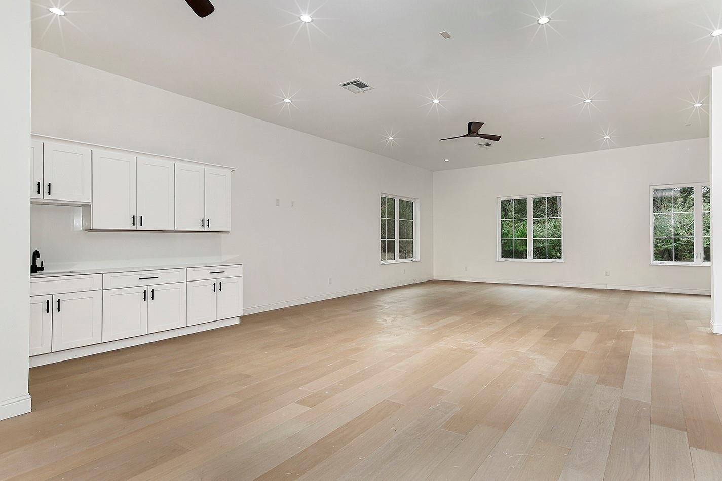 1031 Hunters Creek Way