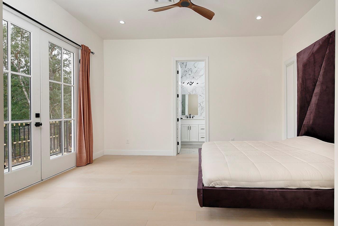 1031 Hunters Creek Way