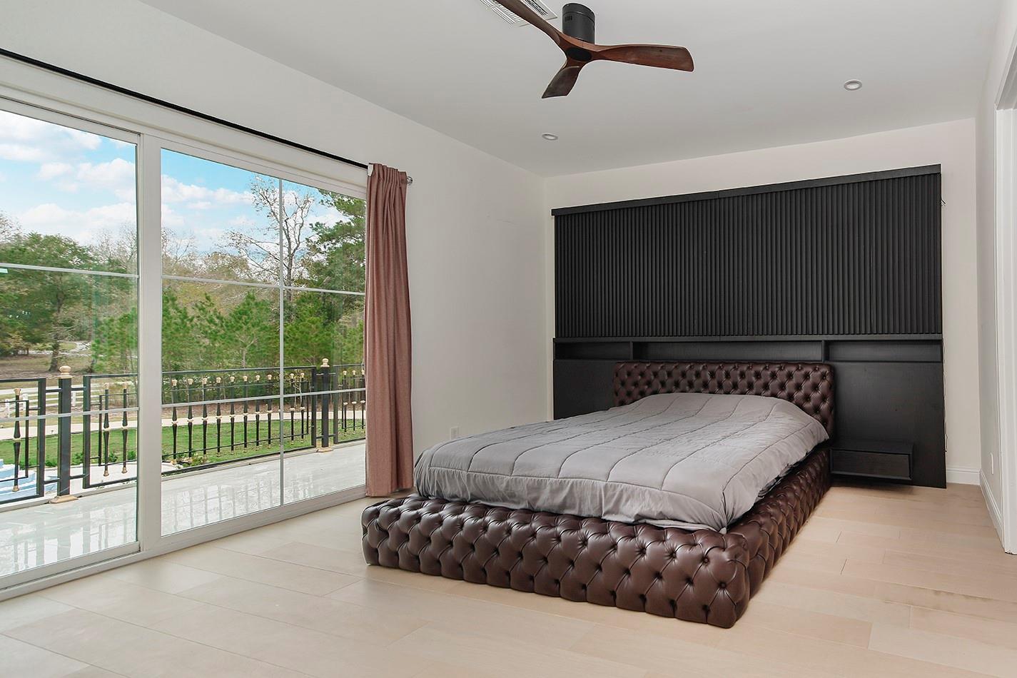 1031 Hunters Creek Way