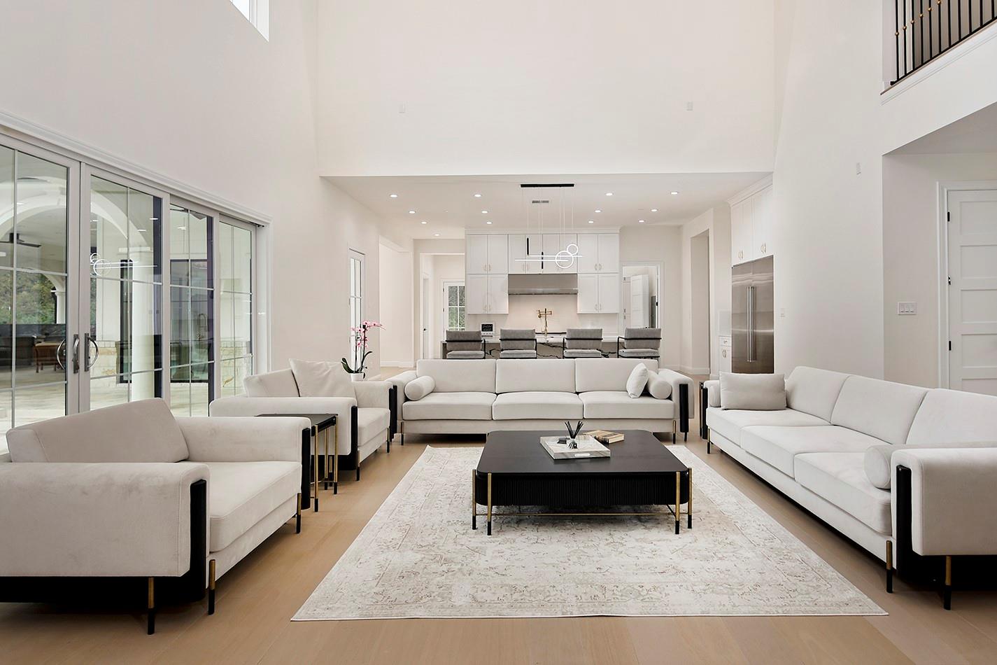 1031 Hunters Creek Way