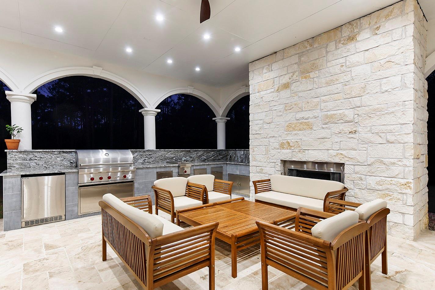 1031 Hunters Creek Way