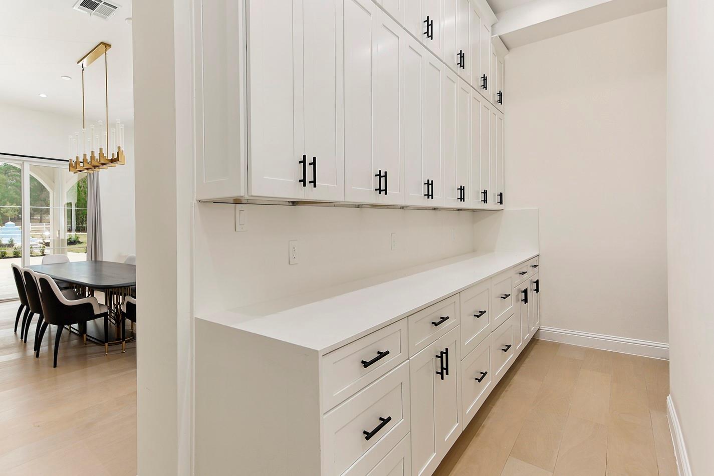 1031 Hunters Creek Way