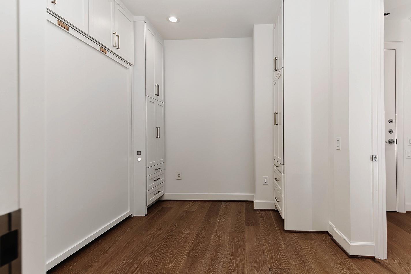 3 Waterway Court # 4D