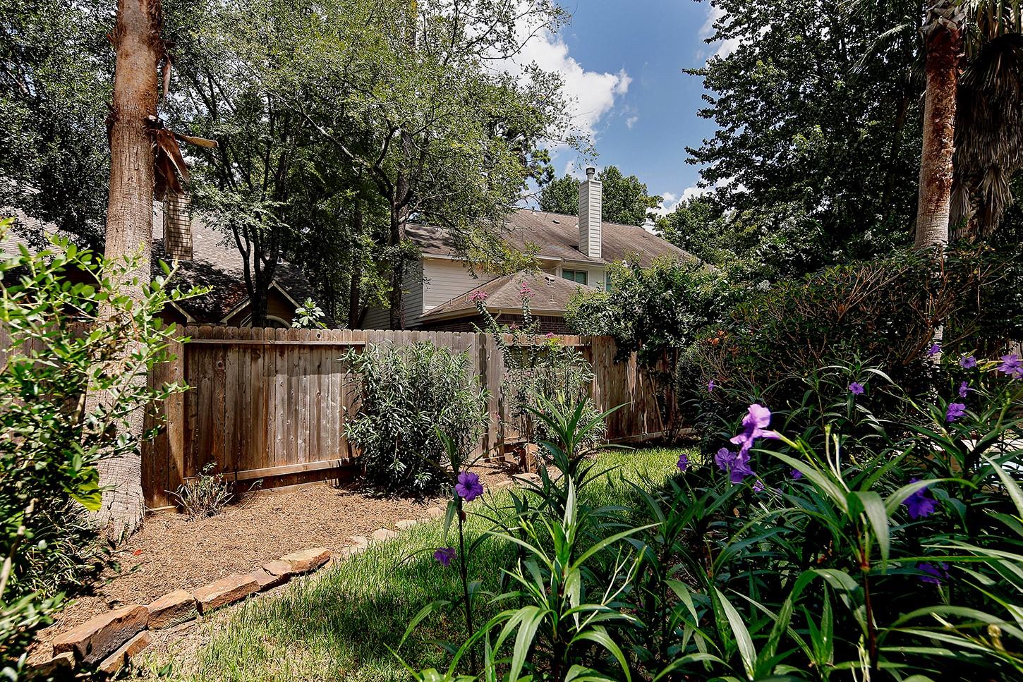 27 Bluff Creek Place