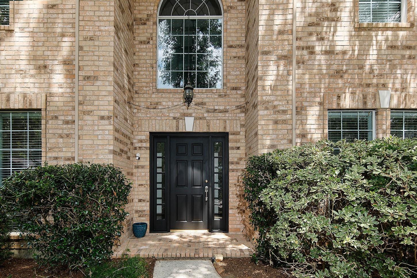 27 Bluff Creek Place