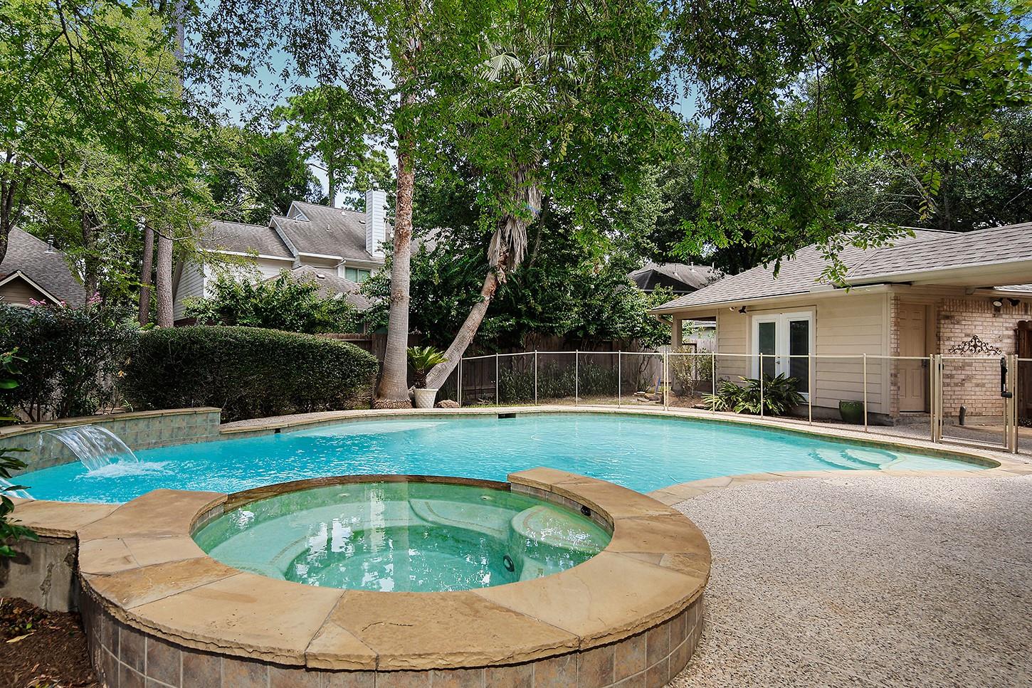 27 Bluff Creek Place