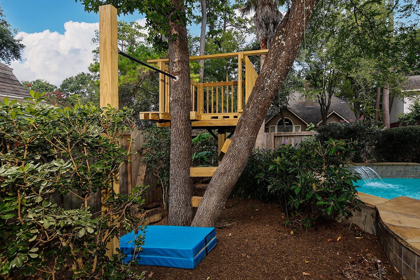 27 Bluff Creek Place
