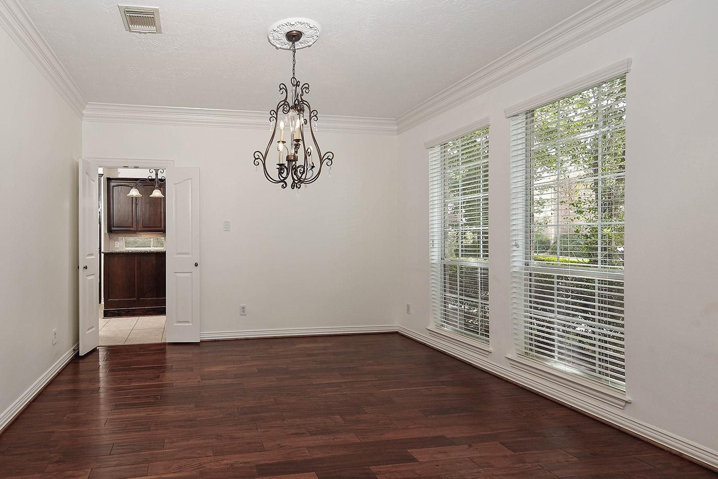 27 Bluff Creek Place