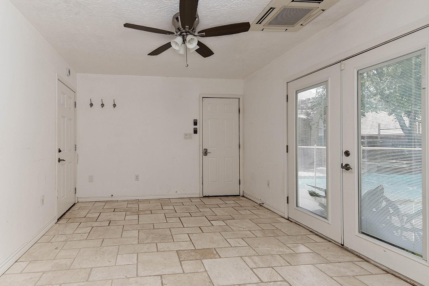 27 Bluff Creek Place