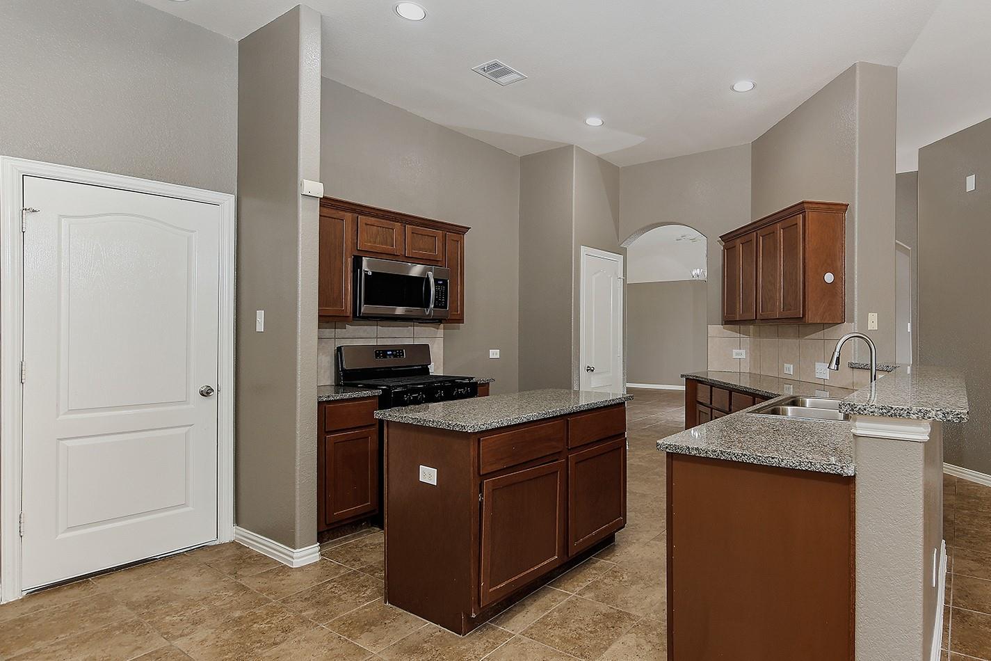 9606 Arched Oak Drive