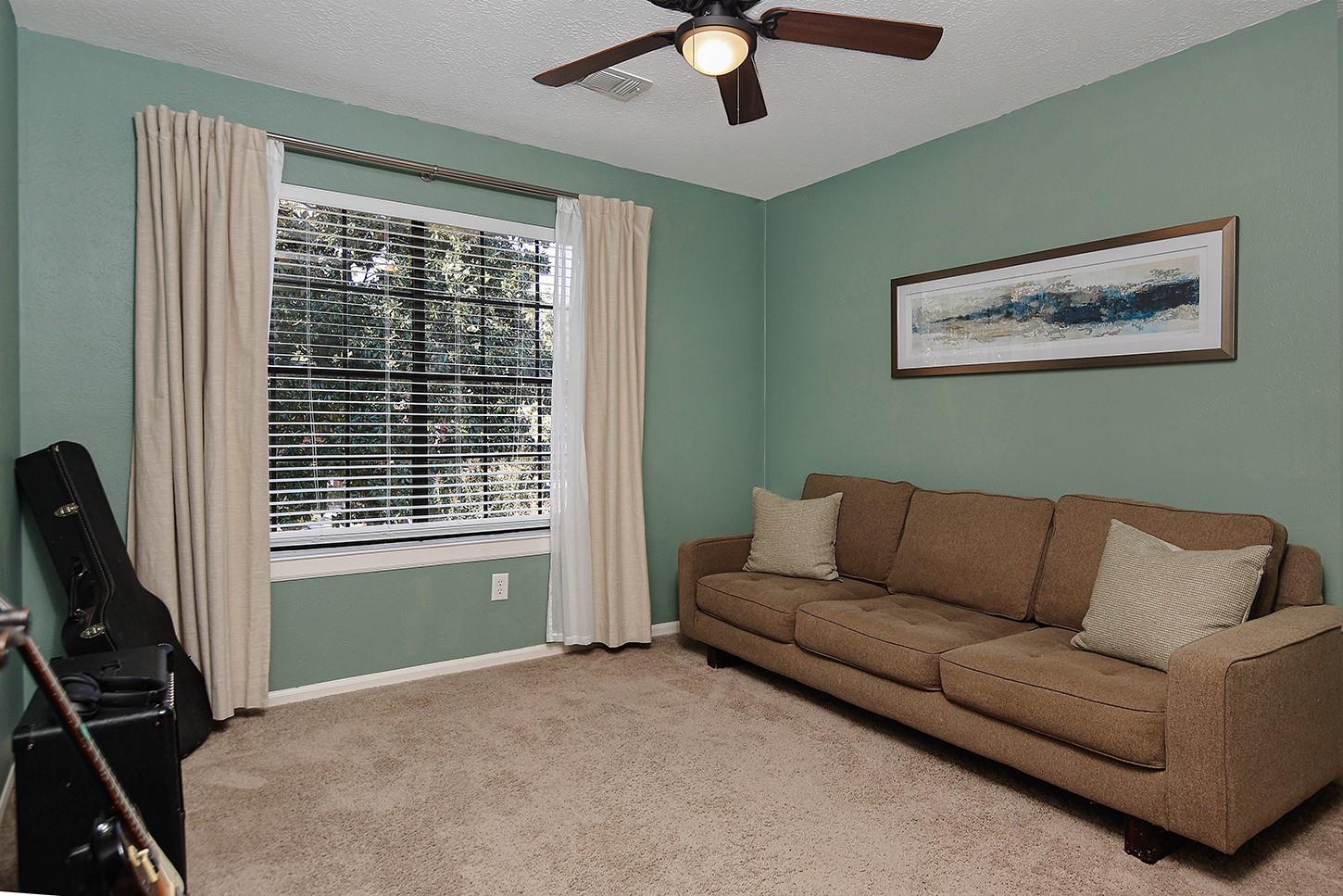 9 Silver Elm Place