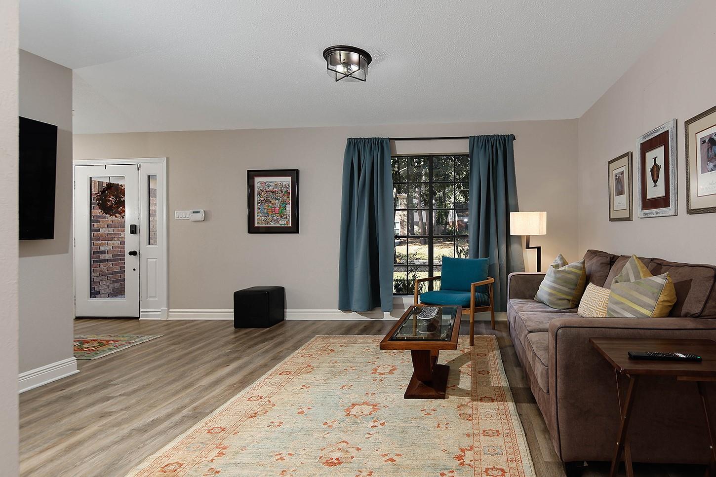 9 Silver Elm Place