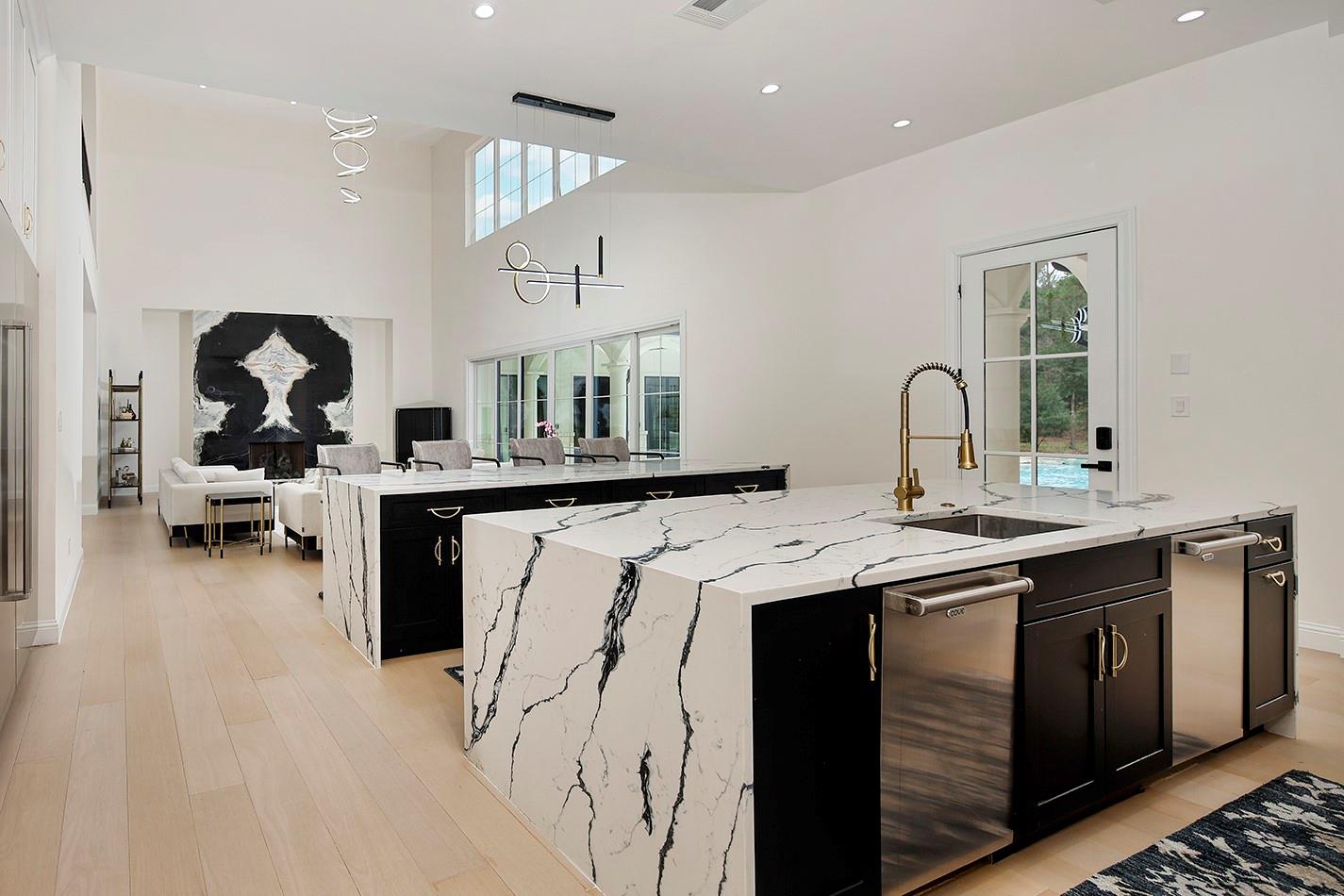 1031 Hunters Creek Way