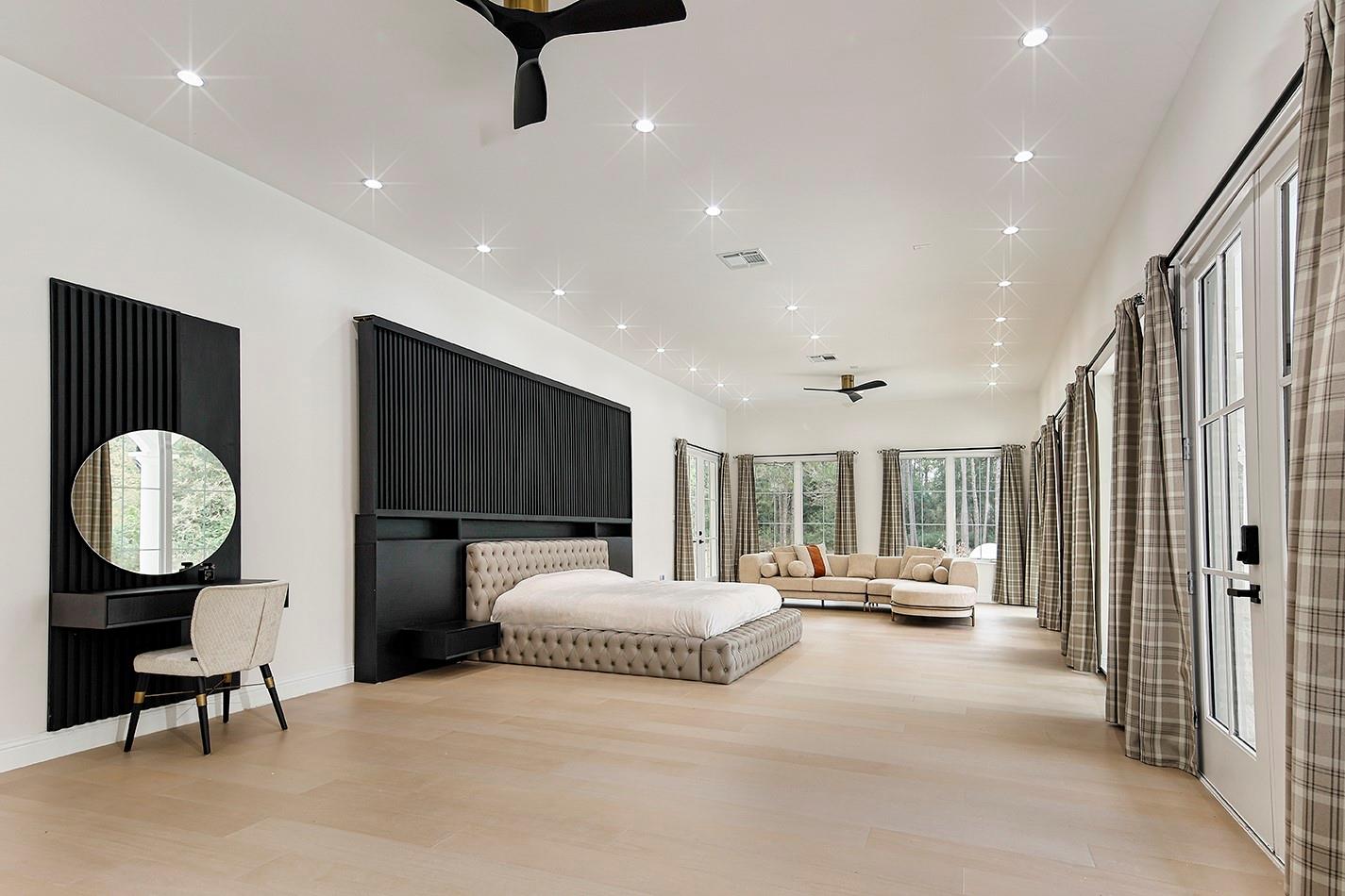 1031 Hunters Creek Way