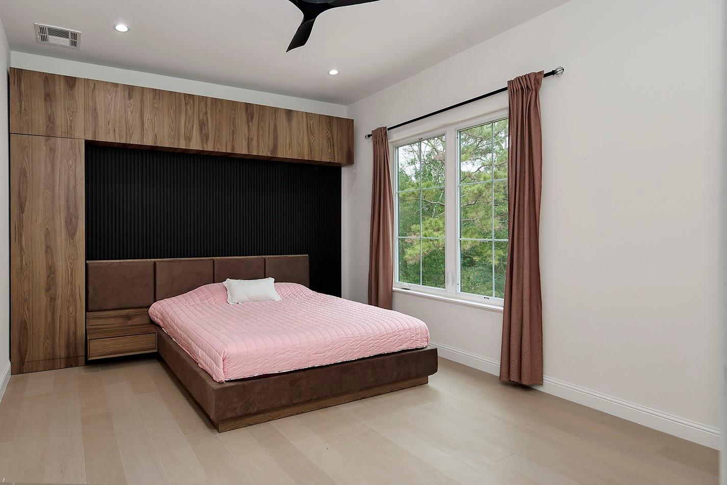 1031 Hunters Creek Way