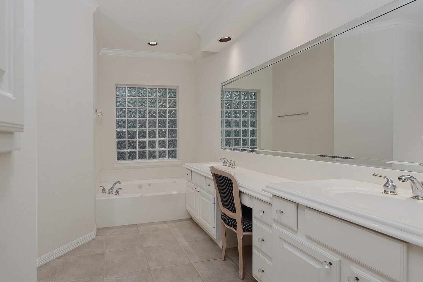 55 W Palmer Bend