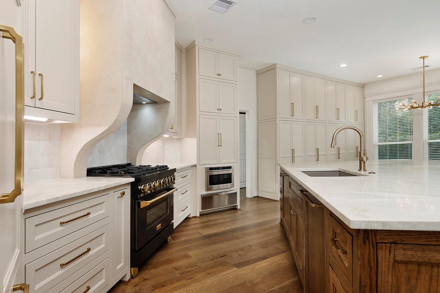 170 Golden Shadow Circle