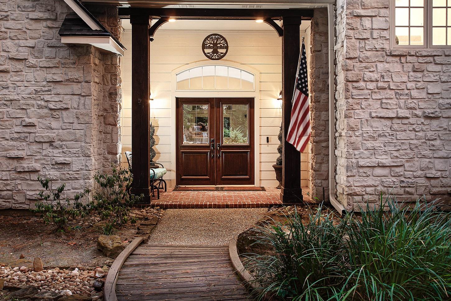 6 Orchard Pines Place
