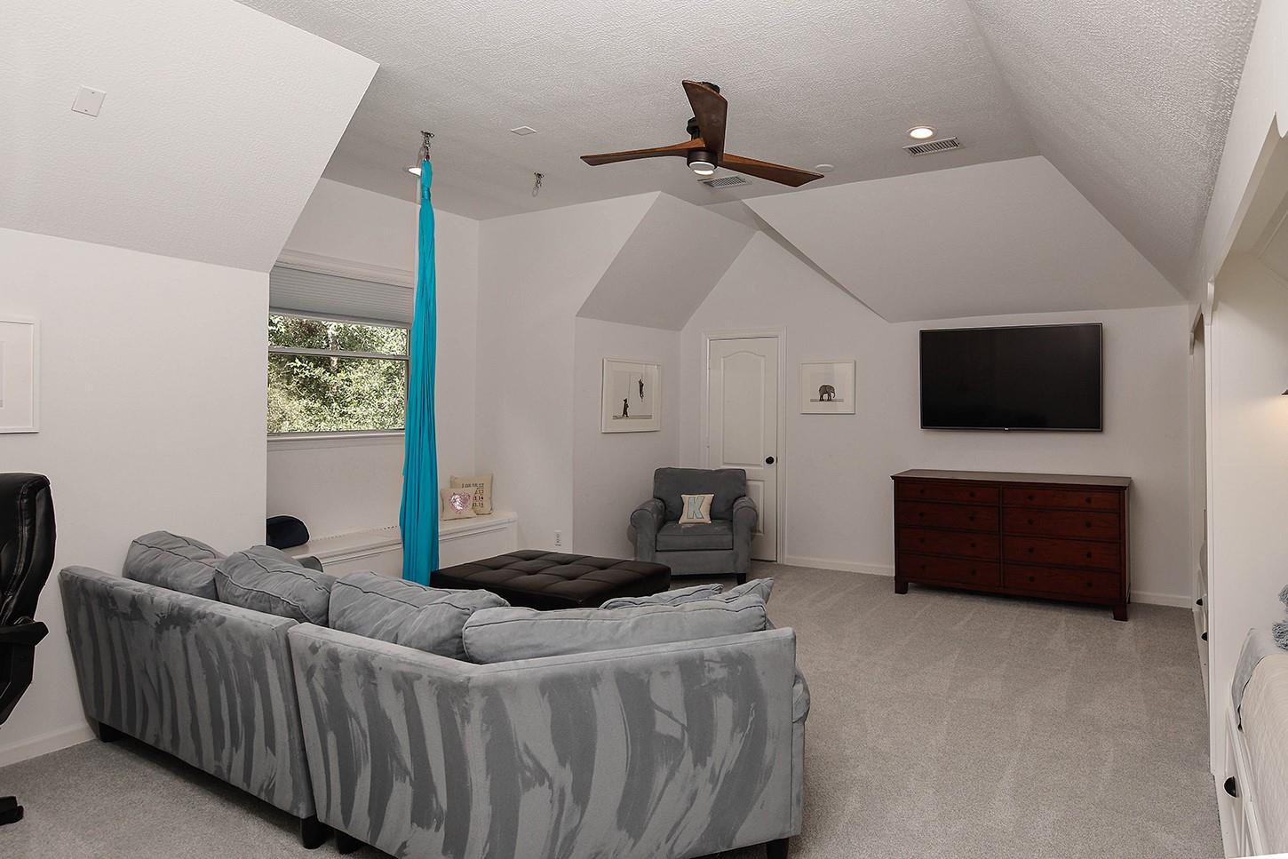 6 Orchard Pines Place