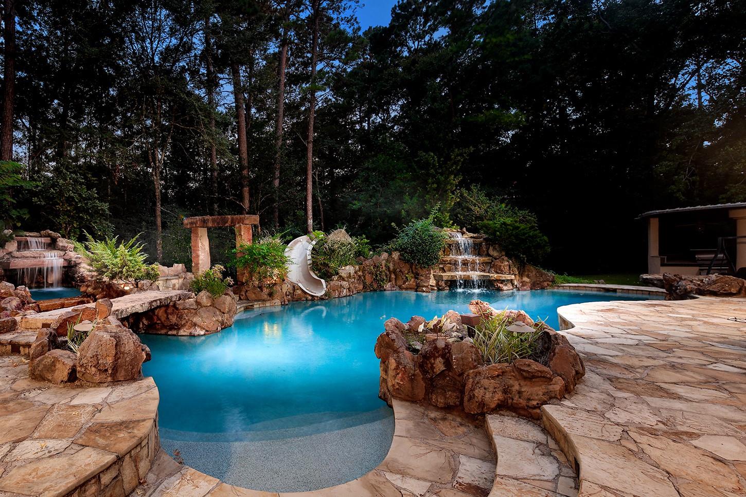 6 Orchard Pines Place
