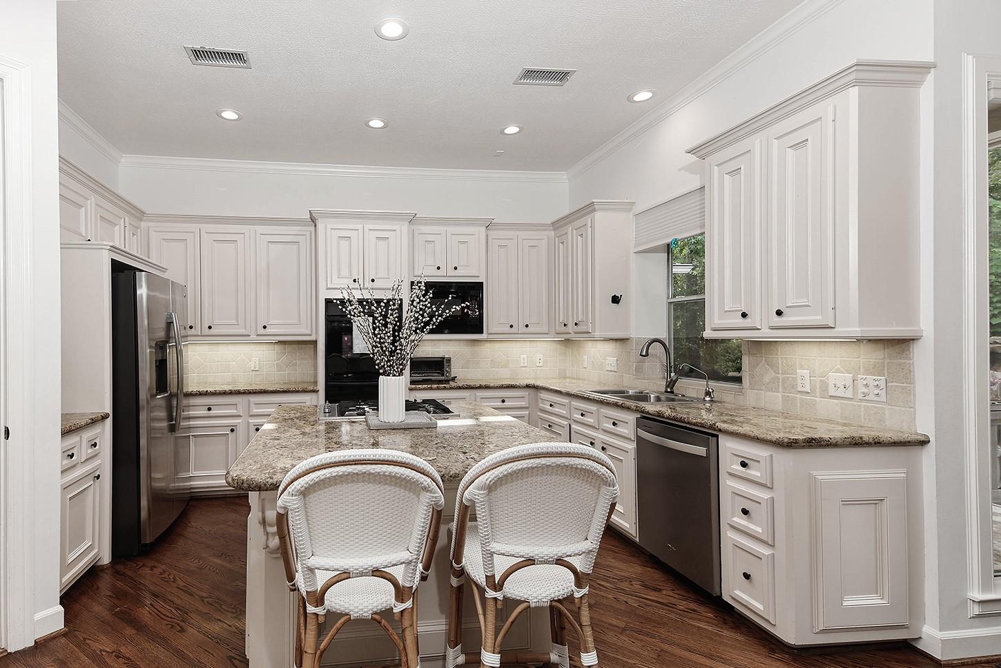 6 Orchard Pines Place