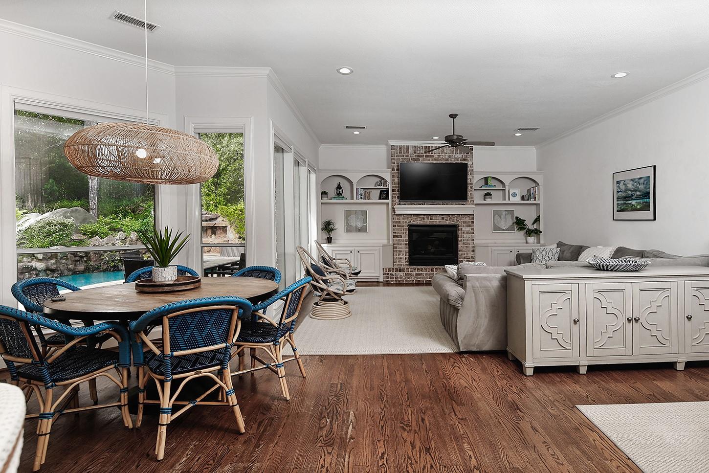 6 Orchard Pines Place