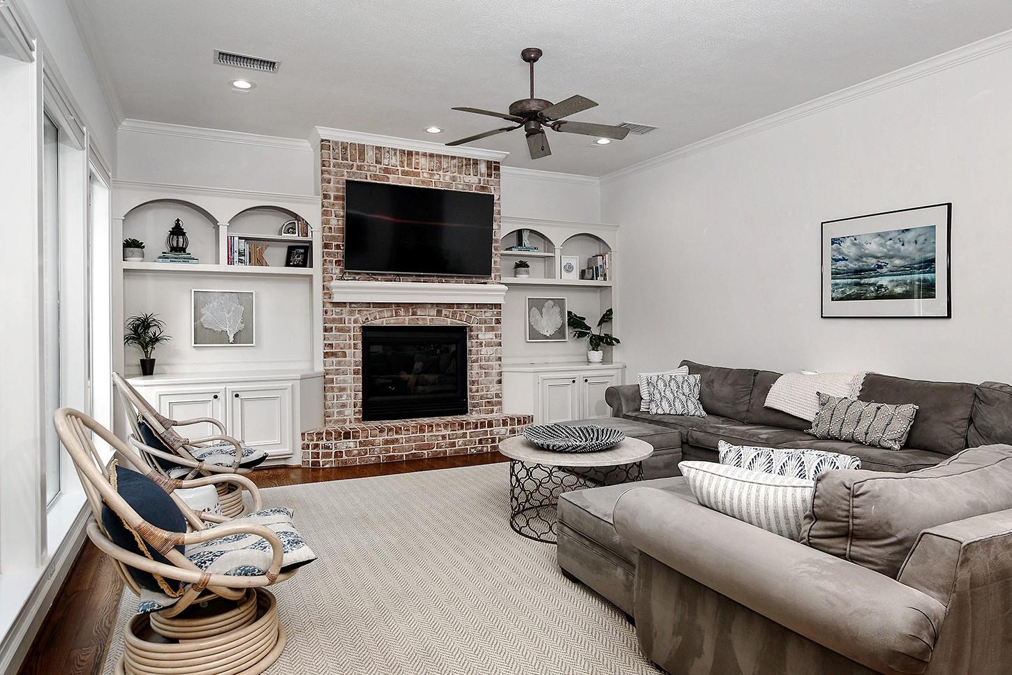 6 Orchard Pines Place