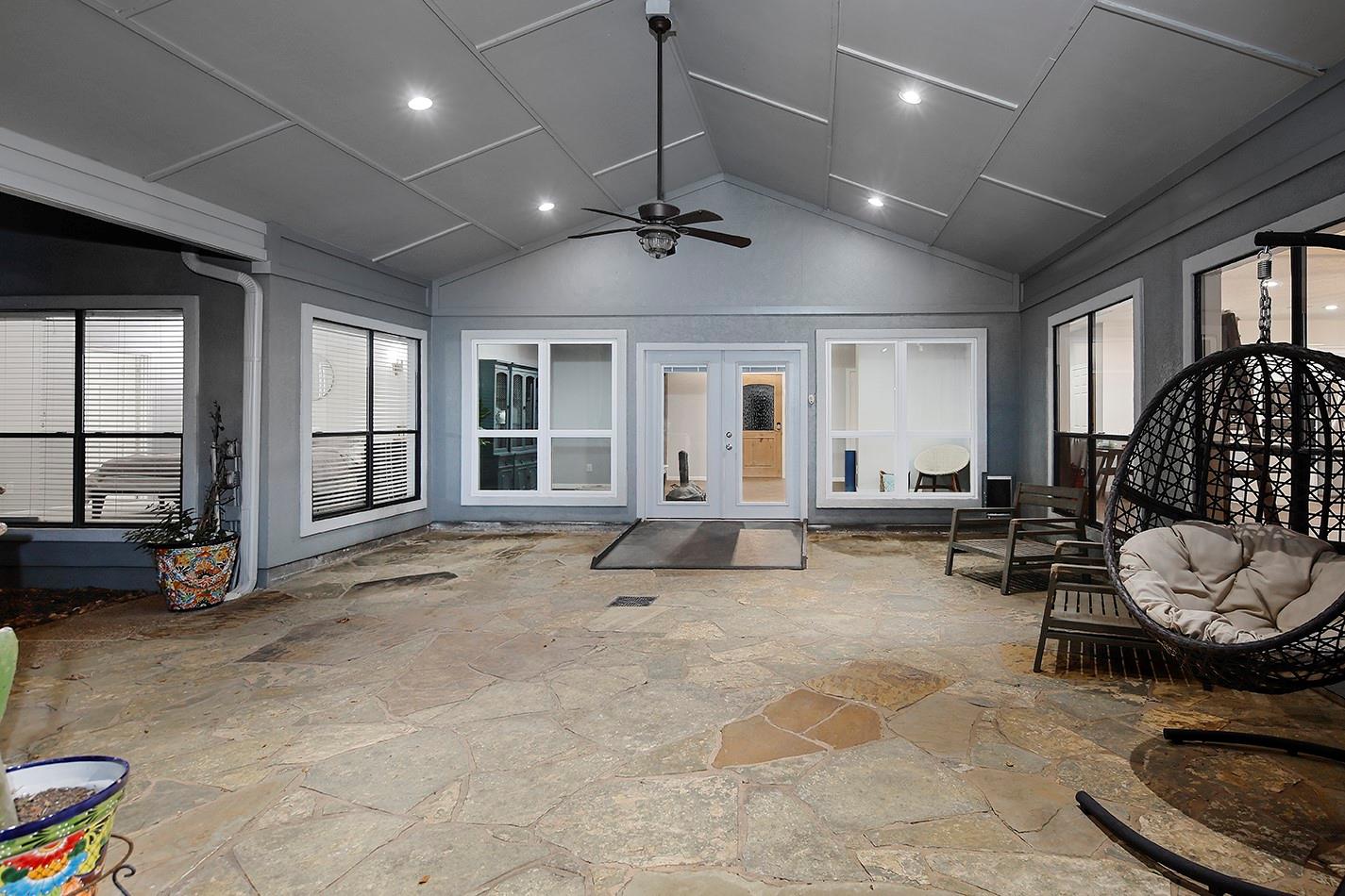 44 Lake Forest Circle
