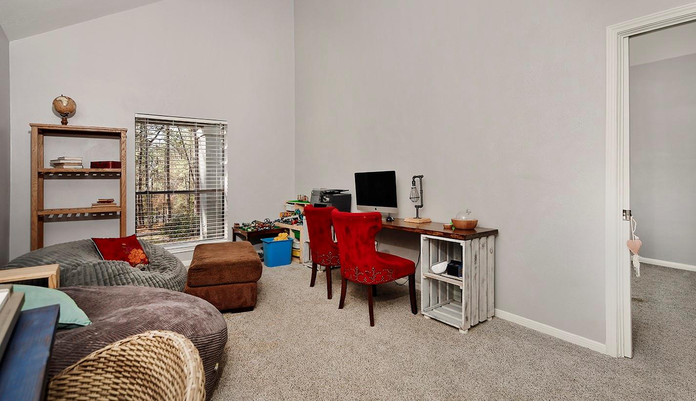 44 Lake Forest Circle