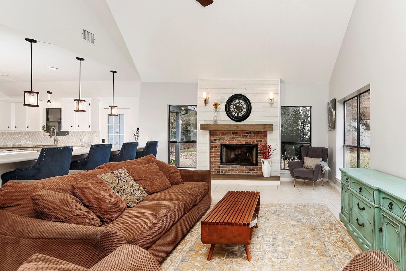 44 Lake Forest Circle