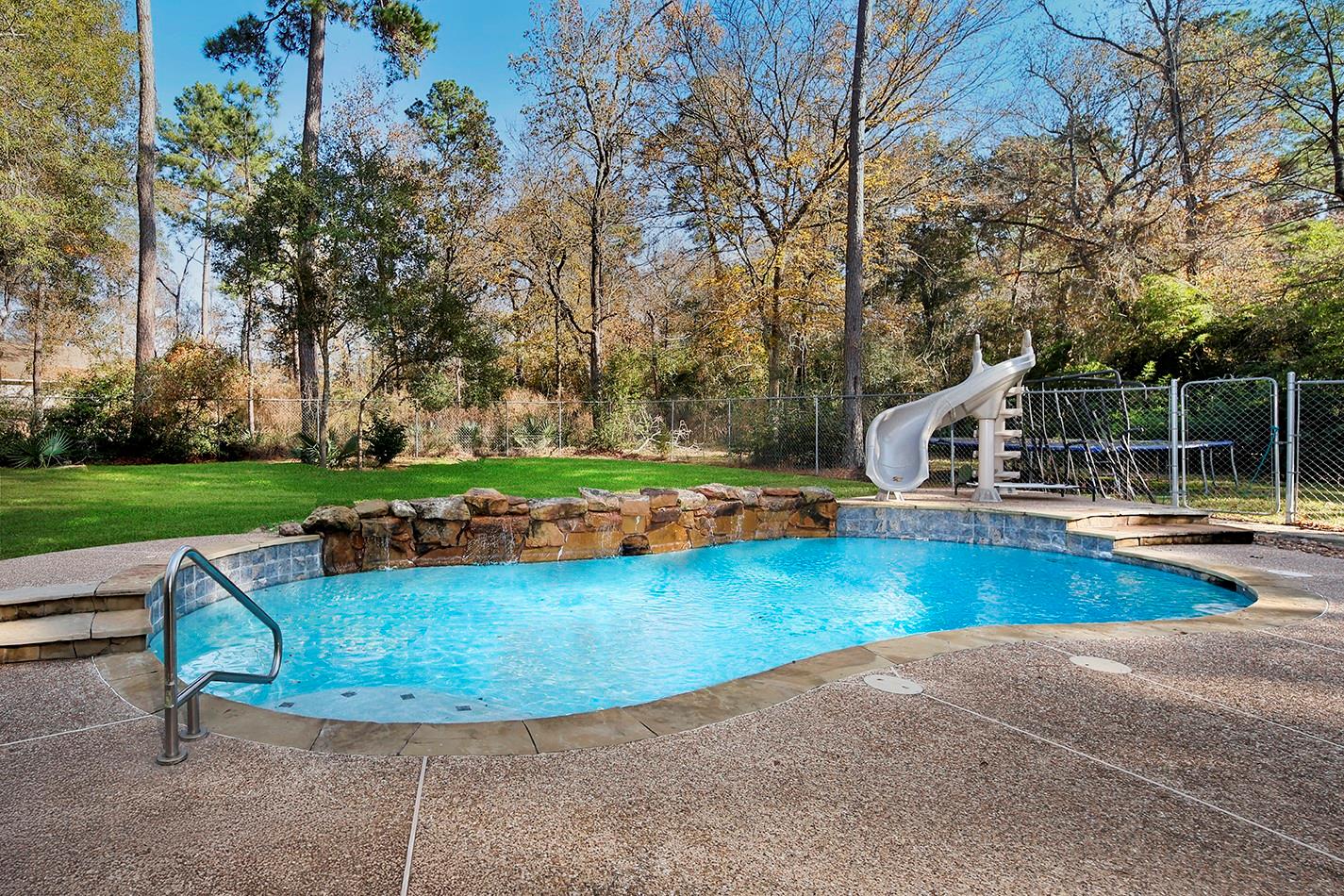 44 Lake Forest Circle