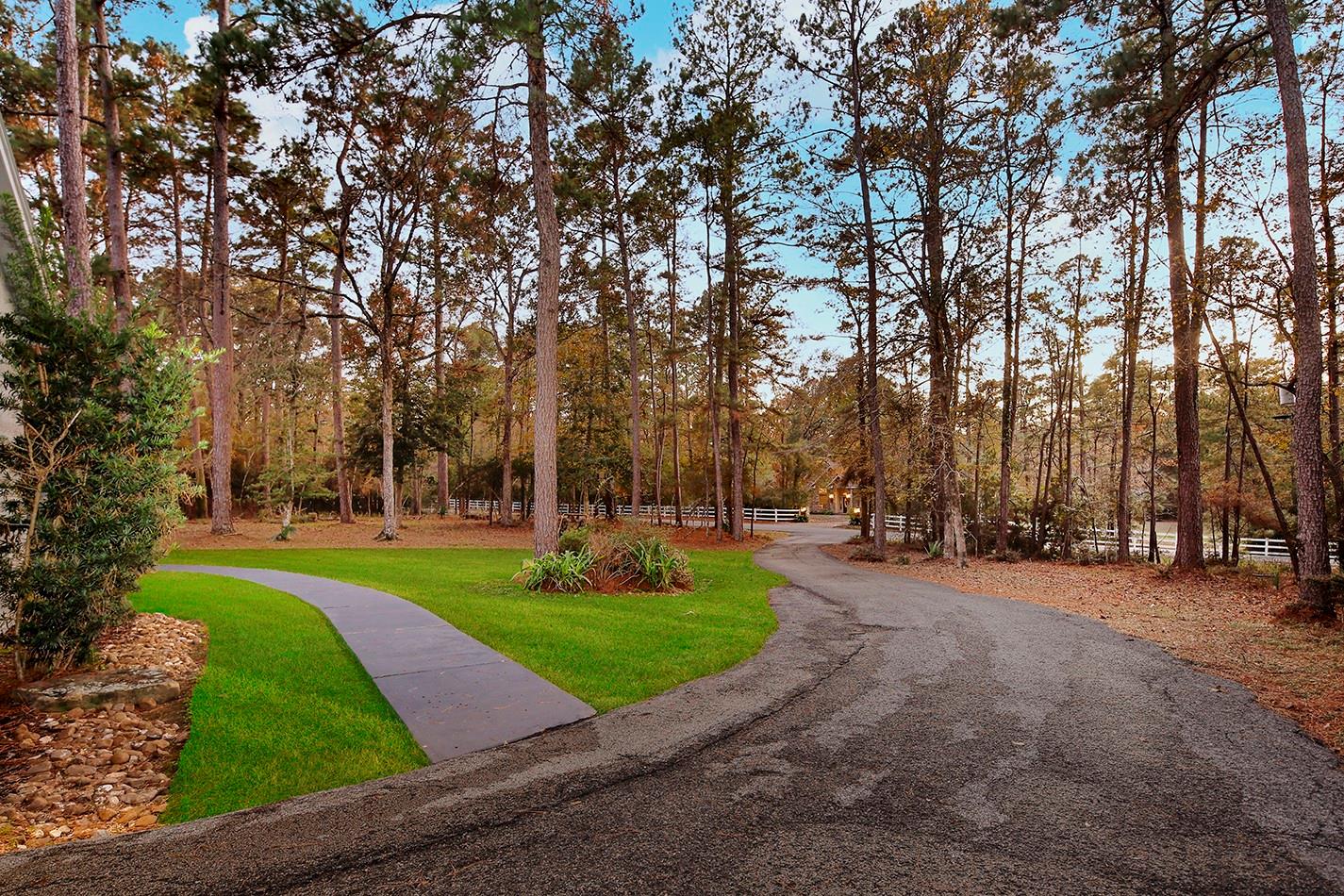 44 Lake Forest Circle