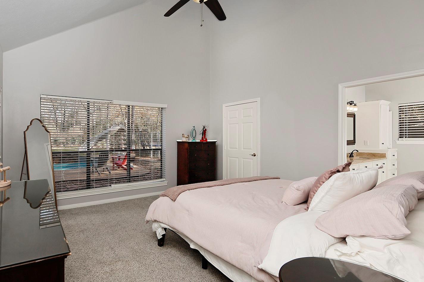 44 Lake Forest Circle