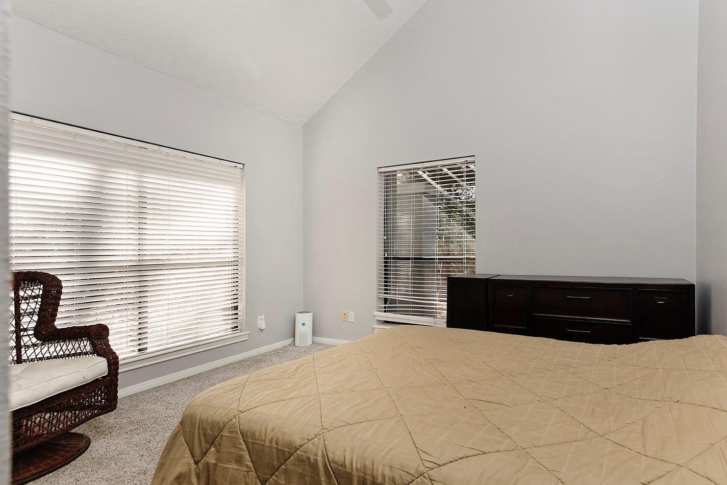 44 Lake Forest Circle