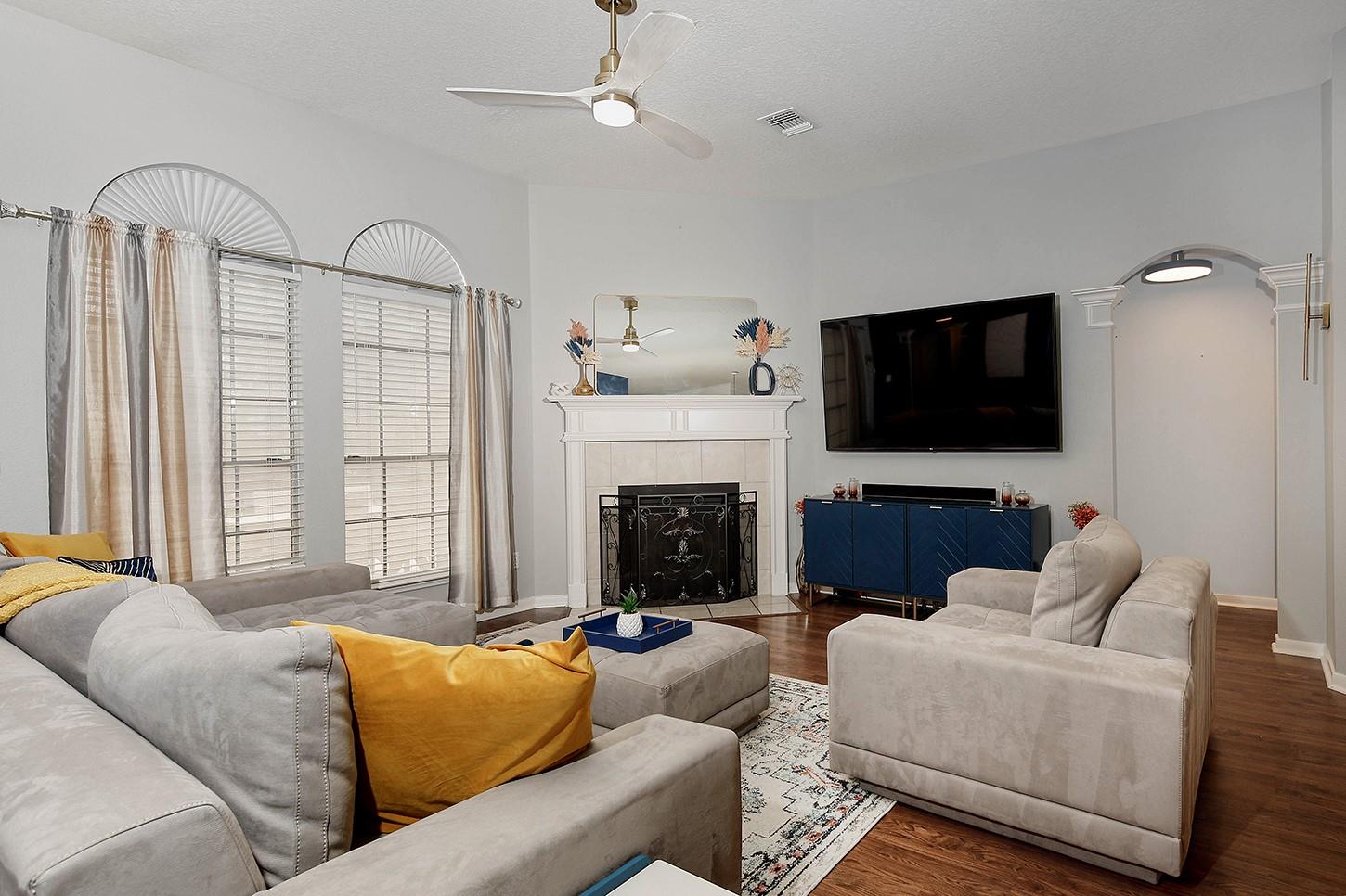 722 W Clady Drive
