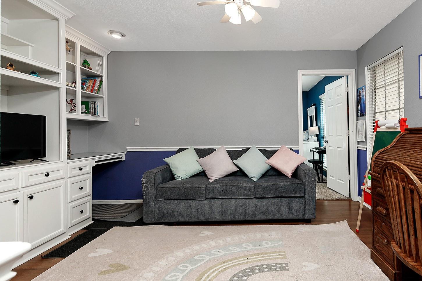 722 W Clady Drive